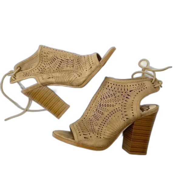 FERGALICIOUS Vorge Laser Cut detail Open Toe Sandal Womens 6 M - Picture 6 of 13